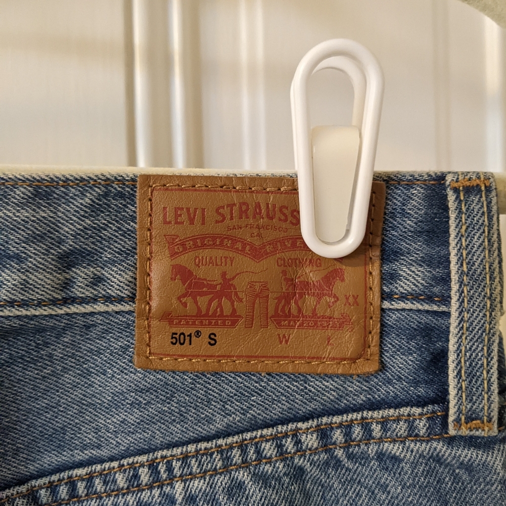 Distressed 501 Levi's